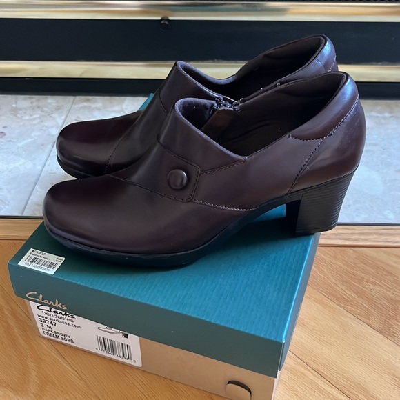 Clarks Booties - Picture 3 of 3